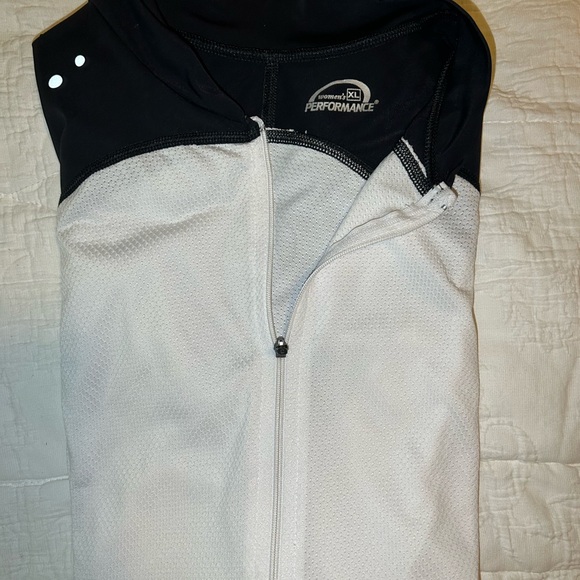 Cycling shirt by Performance and cycling socks women’s XL - Picture 4 of 6